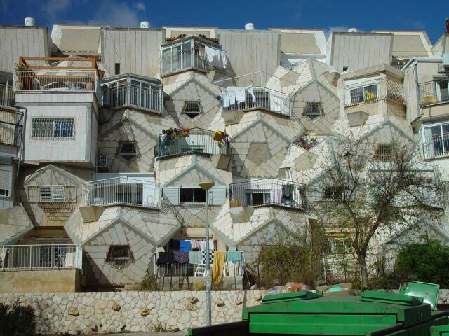 Dodecahedral Housing in Ramot